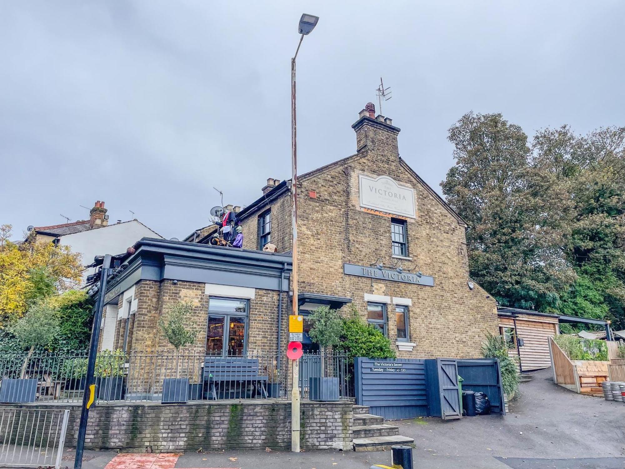 Ideal Family & Business Stay! 2 Min To Station, 10 Min To Harry Potter, 30 Min To London Euston & Free Parking! วัตฟอร์ด ภายนอก รูปภาพ